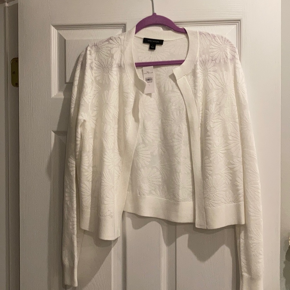 Ann Taylor off white floral cardigan size L